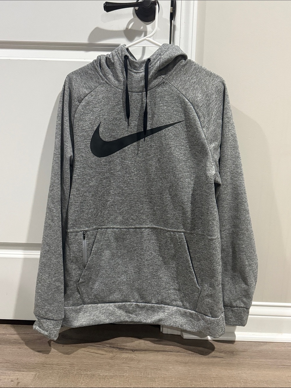 Nike Men's Heather Gray Pullover Hoodie with Black Swoosh